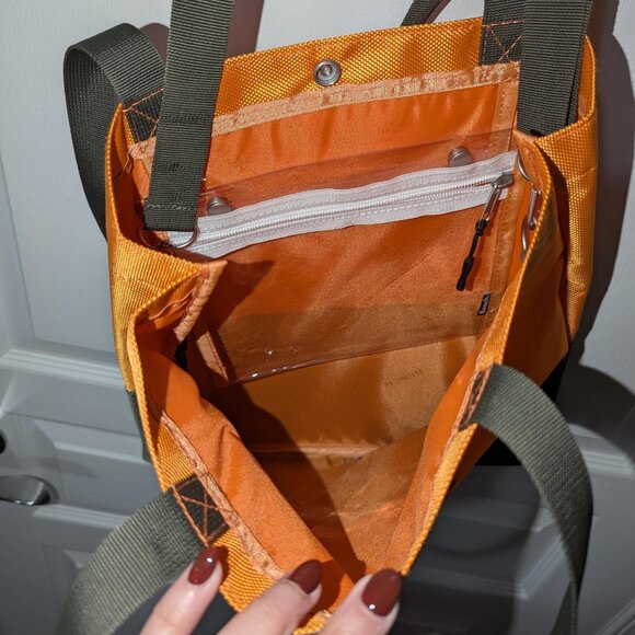 Bench Two-Tone Tote Bag - Picture 4 of 5